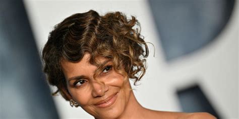 halle barry nude|Halle Berry poses nude on her balcony, gets praise from fellow stars